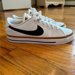 Nike Court Legacy. Never Worn.